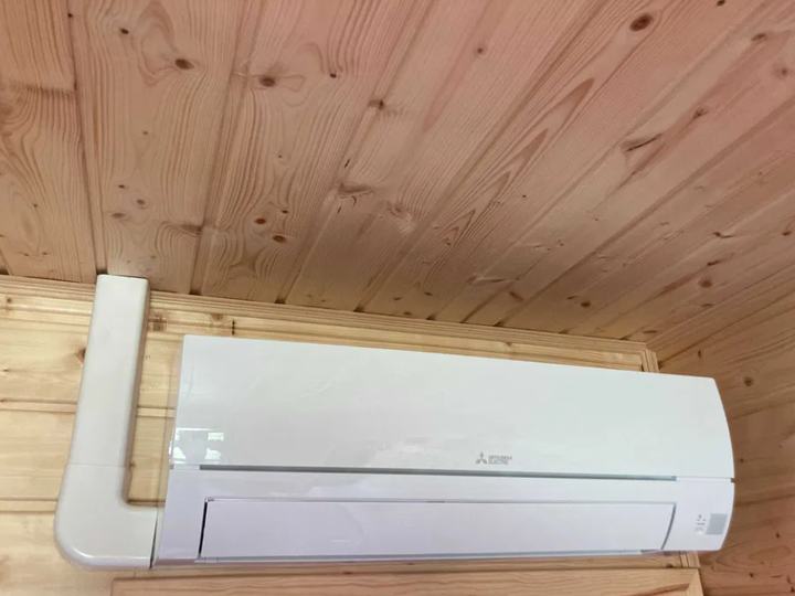 Klimatyzator w domu z drewna